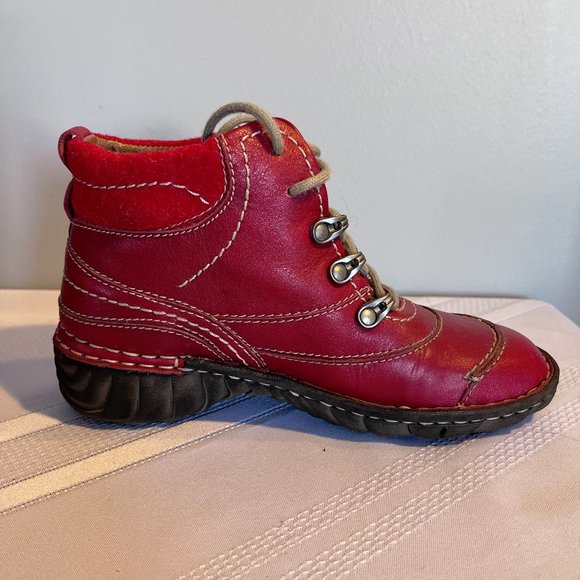 Josef Siebel Red Ankle Boots - Picture 6 of 11
